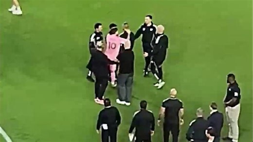 Messi grabs rival coach by the neck after screaming at referee after 2-2 draw
