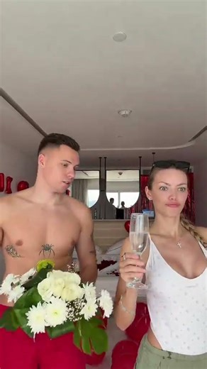 Присоединяйтесь к моей тгк: ДИМАС БЛОГ лучше 😂 Напишите ❤️ и получите 500р через месяц. Отвечаю! �