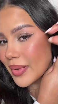 Comment appliquer un highlighter poudre