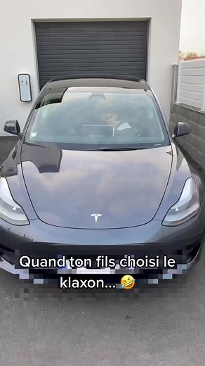 Quand ton fils choisi le klaxon #tesla #teslamodel3 #elonmusk