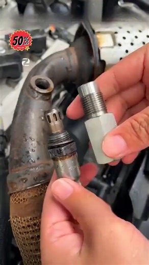 🚗⚙️ ADIEU VOYANT MOTEUR – Le Connecteur Qui Résout Vos Problèmes d’Échappement en 5 Minutes.​ Plus jamais le voyant moteur allumé après une modification. Une solution simple, universelle et durable.🔧 Mini catalyseur intégré​ – élimine le voyant moteur lié aux modifications d’échappement.🌍 Compatibilité universelle​ – filetage M18 * 1.5, convient à la plupart des modèles de voiture.🔩 Installation directe​ – vissez simplement, aucune modification ou soudure nécessaire.🛡️ Résistant à la chaleu