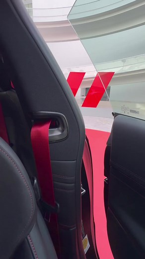 🔊 Seat belt reacher and ASMR / CARSMR interior sounds of the Mercedes-AMG CLE 53 Coupé - the 6-cylinder returns to the mid-size segment in this AMG version. It features a 3 litre inline 6-cylinder engine with 450 hp, 4.2 sec is the acceleration figure. The first-ever Mercedes CLE is a little longer than the E-Class Coupé and way longer than the C-Class Coupé, it replaces both models and the same for the Cabriolet version. #mercedes #mercedescle #MercedesCLECoupe #mercedesamg #amg #mercedesamgcl