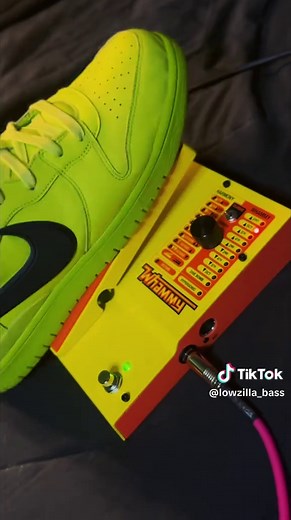 Exploring the MonoNeon Digitech Whammy Effects