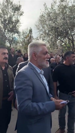 پدر #جاویدنام #رضا_اسدی از مردم در مراسم چهلم فرزندش