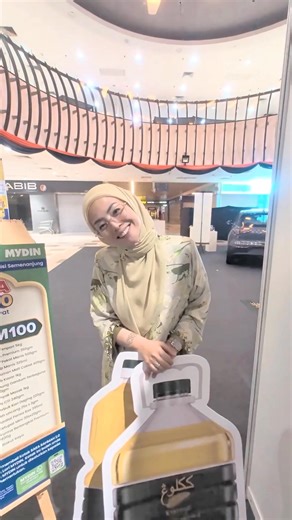 Usai selesai menghadiri majlis akad nikah anak kepada sahabat saya di Kg Sg Penchala, saya ke Mydin Mall, USJ Subang Jaya meninjau persiapan untuk majlis pelancaran minyak masak Kak Long, untuk hari Ahad ini. Jangan lupa, Ahad (08.02.2026) ini bersama saya di Mydin Mall, USJ Subang Jaya, dari jam 11.00 pagi sehingga 2.00 petang. InshaaAllah. | Nurulhidayah Ahmad Zahid Official