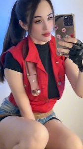 Claire Fire ! 🔫 #Residentevil #claireredfield #cosplay #capcomcreators #Capcom #residentevilcosplay | Sophie Valentine