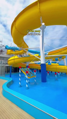 Cruise ship encounters a major storm: What the experience was really like