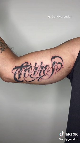 Tatuajes de Letras Cholas: Ideas y Frases para Inspirarte