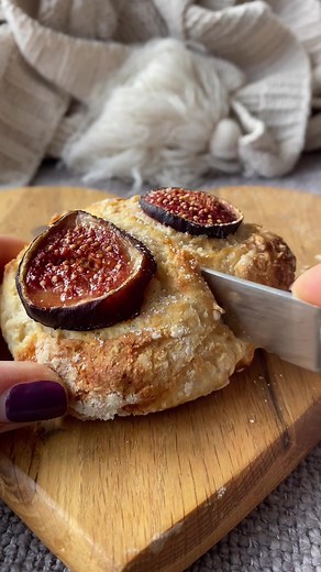 Easy Fig Bread Recipe with Yogurt