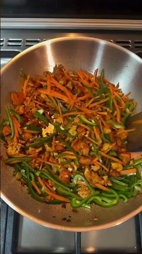 Chinese Chicken Noodles (Lo Mein) | Easy Chicken Spaghetti Style Recipe 🍜🔥