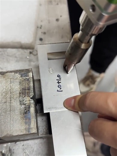 Five-in-one laser welding machine for welding thin plates #foryoupage❤️ #foryoupage #fypシ゚ #lasercleaningmachineprice #lasercleaningpaint #fiberlaercleaning #laserclean #lasercuttingmachine #lasercleaner #lasercleaning #fiberlaserwelding #fiberlaserweld #laserwelders #lasercutter #laserengraving #laserweldingequipment #laserwelder2kw #laserweldingmachineprice #laser cut pintu garasi #fiberlasercutting