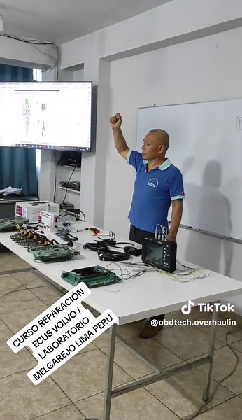 CURSO REPARACIÓN ECUS VOLVO LIMA PERU /LABORATORIO MELGAREJO #heavyduty #heavyequipment #heavydutymechanic #heavydutytrucks #volvotruck #ecus #cursodeplacaselectronicas #@Pablo Arevalo @moises,el salvado de las aguas #obd四tech #tallerestiktok #obd2 #flash #camionesvolvofh #camiones #inyectores #arduino #capacitaciones #viral #trucks #truckperu #boot #senati #tecsup #volvoxc60 #volvo #pcm #electronicaautomotriz #eeprom #vocom2 #volvo_scanner