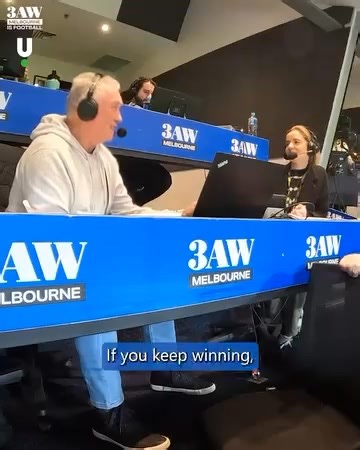 Tony Shaw is 'not worried at all' about Collingwood despite back-to-back losses. 🎥©️: 3AW Football. | Side By Side
