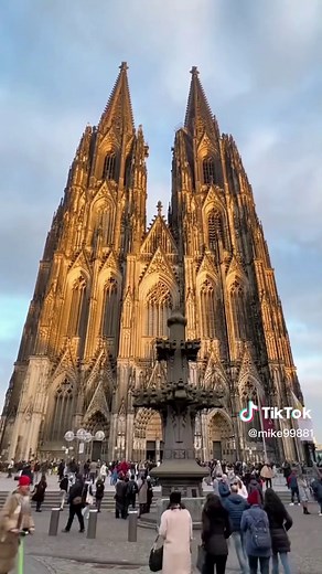 Exploring the Architectural Marvel of Cologne Cathedral in Germany