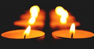 Candle safety tips for a safe and cozy holiday season