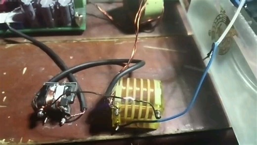 真《电音》 CD4046芯片