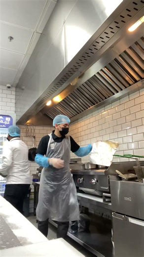 Making orders maxcio food with friends