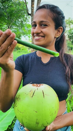 Smart Way to Drink COCONUT Water 😳🥥 #survival #camping #outdoors #lifehacks