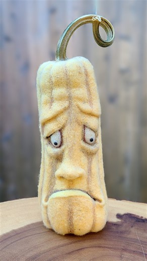 We have an EXTREME-ly fun project that is perfect for Fall! Join us on Felting Tutorials for this super fun needle felting course from @Kimberly Czar - EXTREME FACES. Enroll here: https://feltingtutorials.com/course/extreme-faces/ Learn how to needle felt a variety of finely detailed faces with extreme exaggerated expressions and fun facial features that tell a story! Check out these amazingly fun projects from our Felting BFF's and you will see there is so much room for creativity and expressio