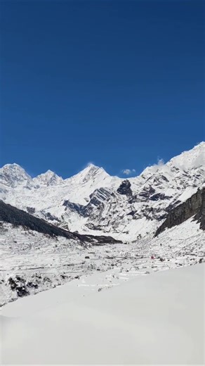 🥰Cold hands, warm heart, snowy soul #naturelovers #nature #navratri #naruto #art