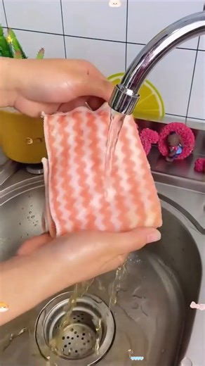 16K views · 58 reactions |  "Grease? Stains? GONE IN ONE WIPE! "This Microfiber Cloth ERASES Messes Like Magic – 10X More Absorbent, 0 Streaks, 0 Lint! 什✨#Rags#Towels Rags#Cleaning | Steadyto | Facebook