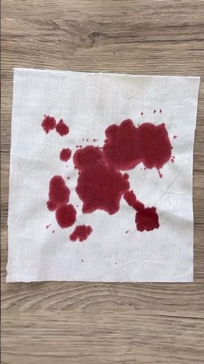 How to make fake blood 🩸 #halloweencostumeideas #halloweenparty #halloweenpartyideas