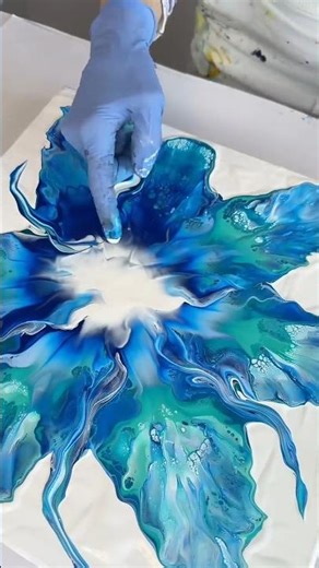 CREATING A DUTCH POUR PAINTING💙Fluid Art #fluidart #abstractart #shorts #acrylicpainting #create