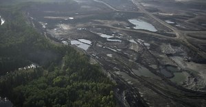 Wildfires threatening communities and businesses in northern Alberta