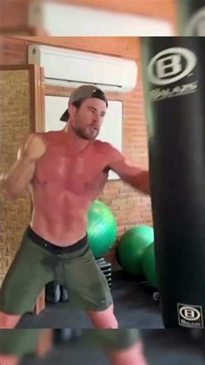Training Like Thor: Chris Hemsworth’s Insane Full-Body Routine ⚡ ll #thor # celebrity workout