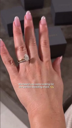 Pear Diamond Engagement Ring + Wedding Band Pairing 💍