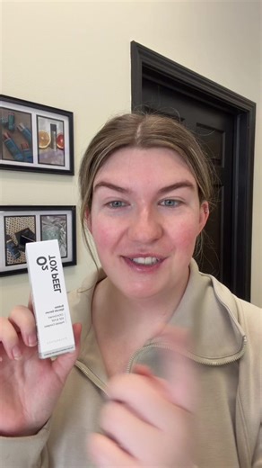 Introducing the O2 Tox Peel ✨ aka the peel that pricks then perfects. This isn’t your average exfoliant. The O2 Tox Peel is a spa-grade, at-home treatment designed to deliver microneedling-like results without needles, acids, or downtime. Here’s how it works 👇 • Powered by 30,000 ppm biological spicules (natural micro-needles) to stimulate cellular turnover • Oxygenates the skin to boost circulation and glow • Helps clear congestion, blackheads, and dull texture • Enhances product absorption fo