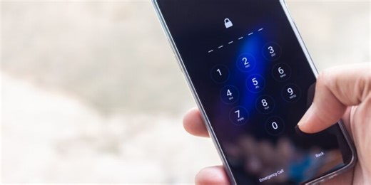 Suspects can refuse to provide phone passcodes to police, court rules