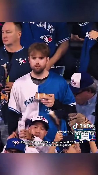 Cal Raleigh’s 6th inning home run ties Game 1 of the 2025 American League Championship Series between the Seattle Mariners and Toronto Blue Jays. Highlights on October 12, 2025. #mlb #baseball #calraleigh #mariners #homerun