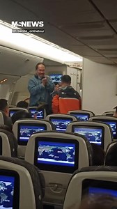 324K views · 832 reactions | A ground crew member captured the bird before takeoff, and the flight was unaffected. | Mustsharenews.com | Facebook