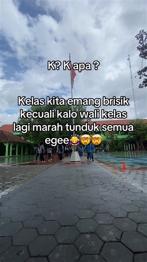 Kelas VII Kece: Kisah Keriuhan dan Wali Kelas Cantik