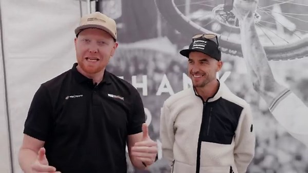 Bike Tech | 🐐 Nino Schurter checks out his INSANE custom Scott Spark RC bike ahead of last World Cup