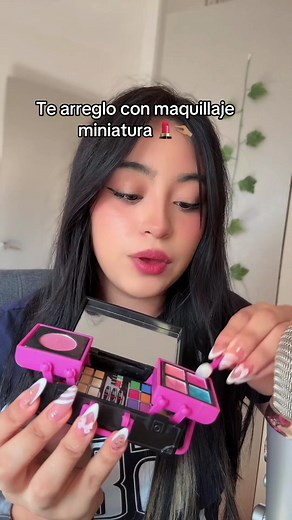 Maquillaje Miniatura ASMR: Transformación Rápida