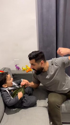 شوفو كيف سحبتو 🤣🤣 #babiesoftiktok #babyanddaddy #babyboy #fyp #trending #explor #syria