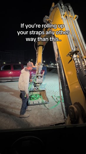 Here’s how to roll straps the right way. If this offends you… well, you probably needed the lesson anyway 😂 #c#constructiontiktoko#operatorlifeh#heavyequipmentc#constructionhumor#bluecollarlife