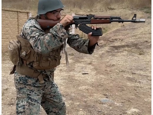 AK步枪的几种战术换弹动作