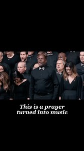 🎤 Angel City Chorale · Baba Yetu “Baba Yetu” is not just a choral piece — it’s a modern anthem that bridges cultures, faith, and collective emotion. Composed by Christopher Tin, this work made history as the first piece written for a video game to win a Grammy Award, proving that powerful music can emerge from unexpected places. What makes this performance truly special is how the choir functions as a single organism. Each voice matters, but no voice dominates — except when the moment demands i