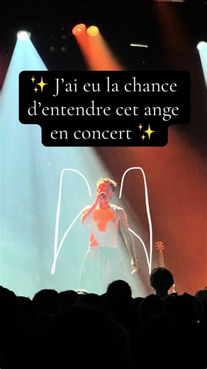 Magnifique première partie!!! Bravo @Virgile Martini et au guitariste (j’ai plus son nom dsl)! #unhommecapleurepas #virgilemartini