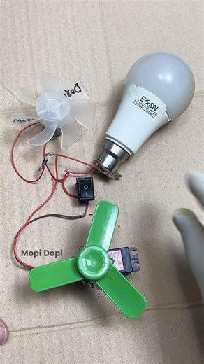 Powering led bulb with dc gear motor #tech #dcmotor #dynamo