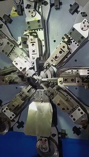 4.5mm spring machine making torsion springs. #SpringFormer #WireFormingMachine #SpringMakingMachine