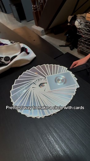 Cardistry Techniques: Perfect Circle with Playing Cards