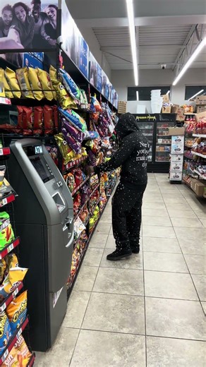 SIGN UP WITH YOUR EMAIL OR PHONE # AND BECOME A LOYAL MEMBER TO GAIN EARLY ACCESS ON DROP DAY 🔥