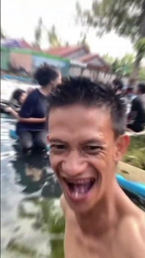 He laughed with one tooth the other guy couldn’t handle it 💀😂#funnylaugh #viralvideo #toothless #fyp