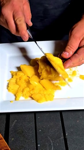 Mango chocolate treat