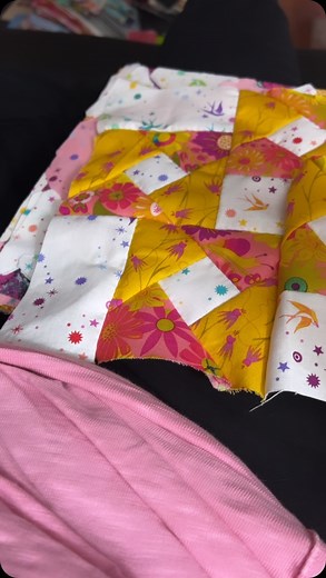 Nic 瑱 Patchwork + Quilt Designer 淋 Hand piecing + applique | Well hello! I was happily sewing and had realised these hand piecing tips would be useful. Hand piecing isn’t “hard” it does require some... | Instagram