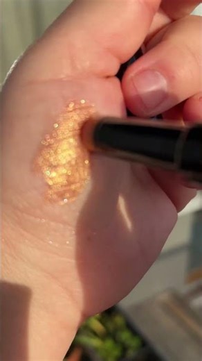 Easy glitter eyeshadow #holidayswithyoutube